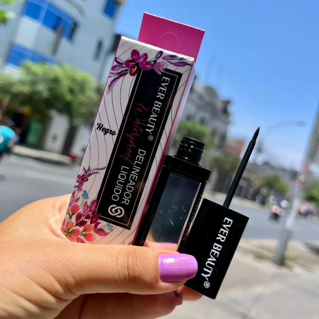 Delineador con espejo - EB2406