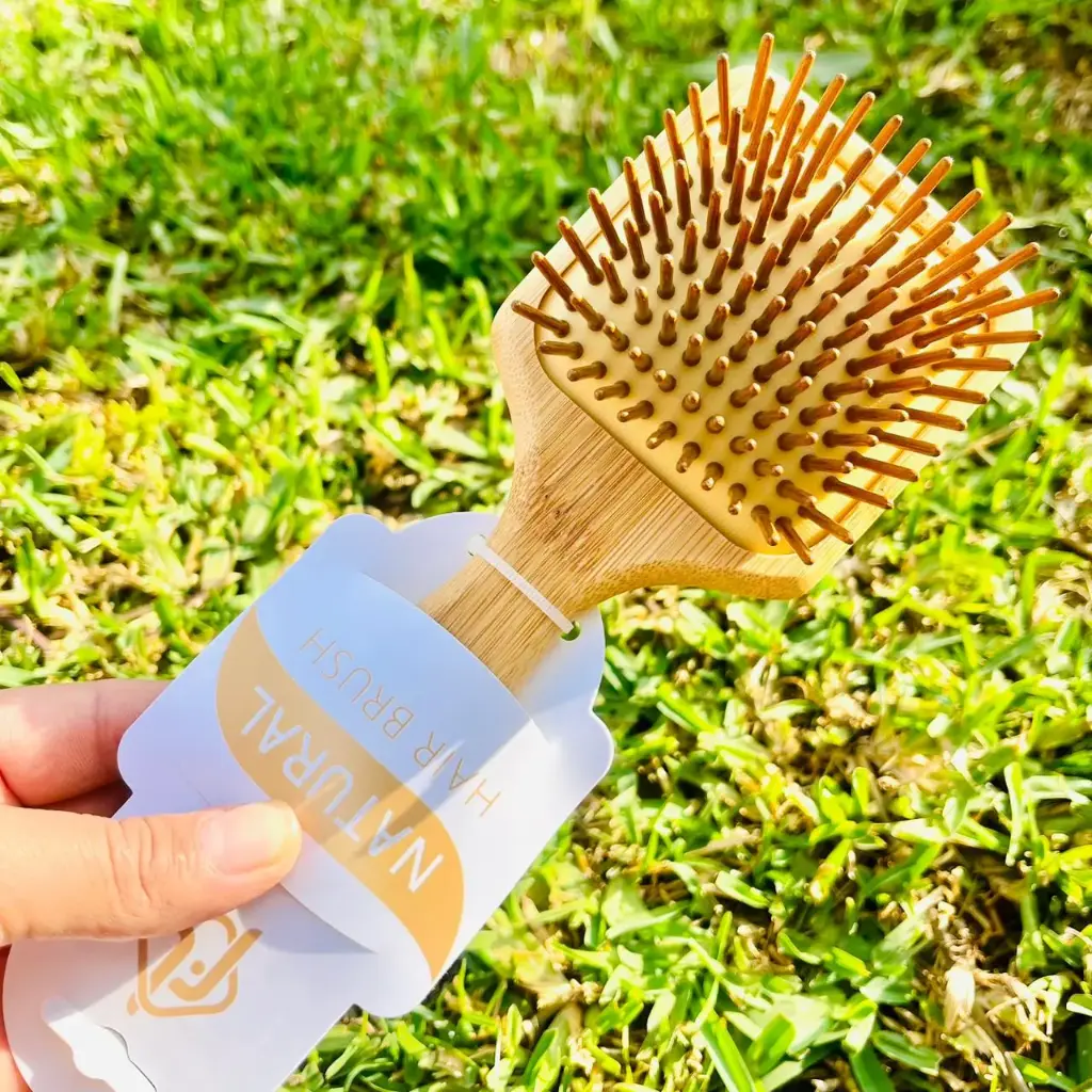 Cepillo Bambu cuadrado  C53B 